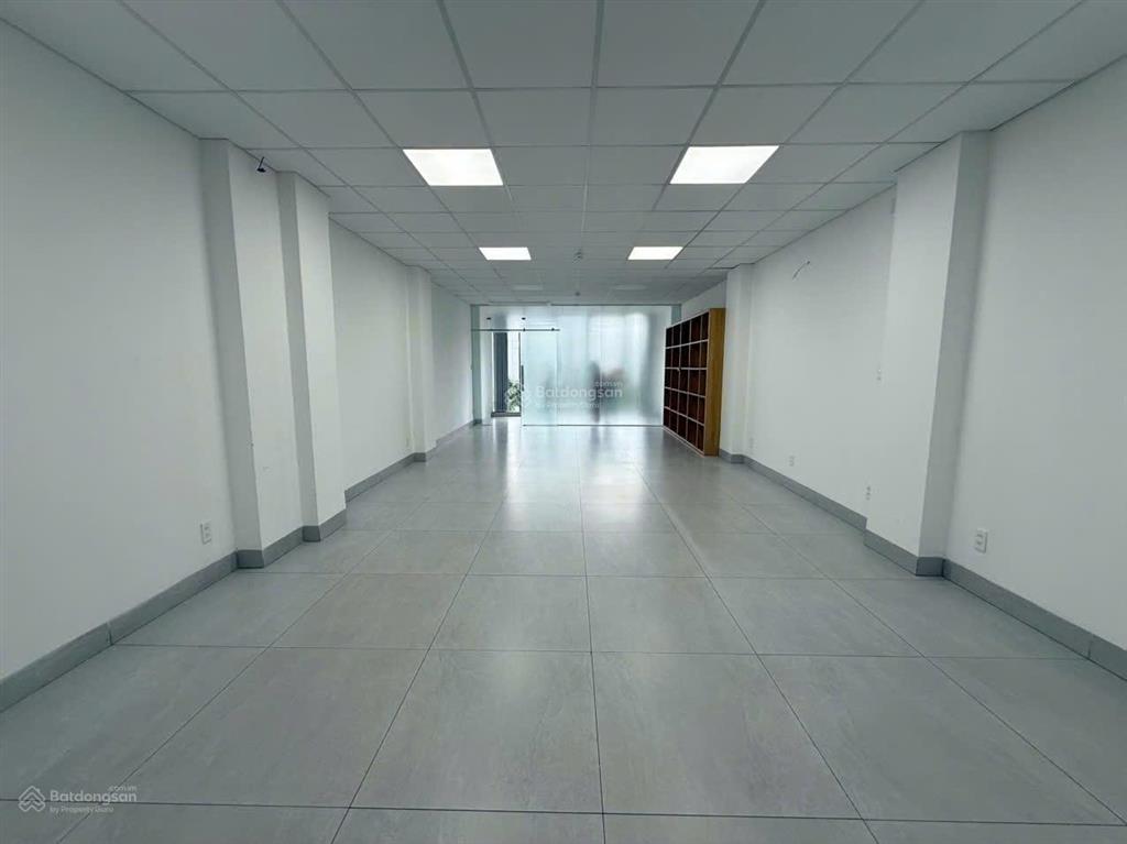 Cho thuê văn phòng ngay đảo kim cương mặt bằng trống 72m², giá 16 triệu/tháng