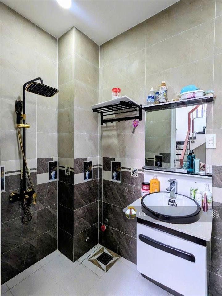 Bán nhà 2 mặt tiền ko lộ giới 5x9m  xây dựng kiên cố  chính chủ đang ở