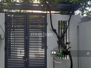 Nhà mới cấp 4 có sân rộng ngay cầu long kiểng  dt 5,2x22m