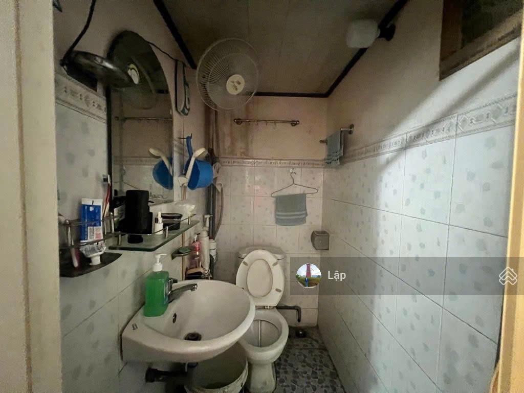 Nhanh tay kẻo mất  vị trí vàng giá tốt  sát siêu thị lotte 02 tầng 3,6x10m