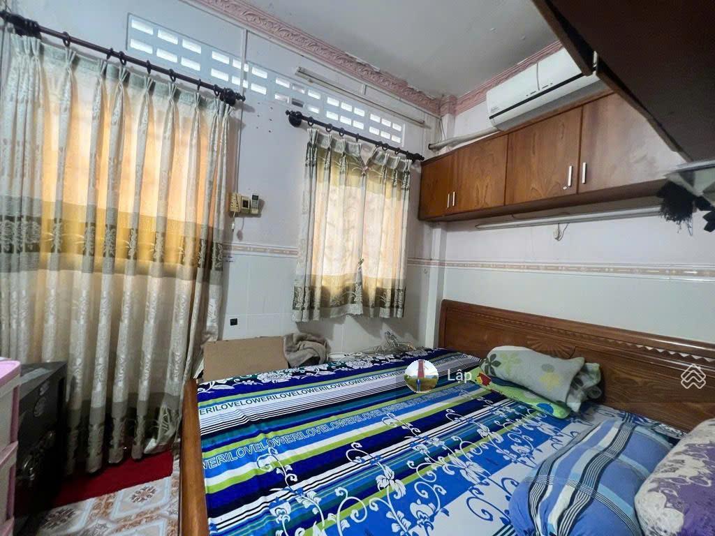 Nhanh tay kẻo mất  vị trí vàng giá tốt  sát siêu thị lotte 02 tầng 3,6x10m