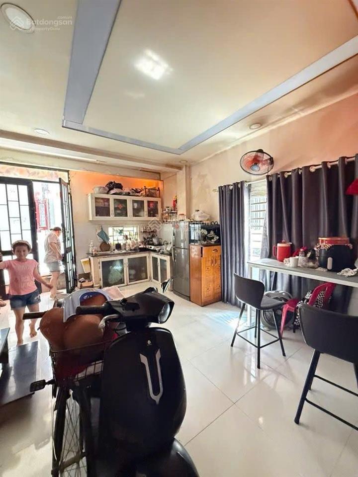Bán nhà cấp 4 đối diện chi cục thuế q7  kdc hiện hữu 4x12m
