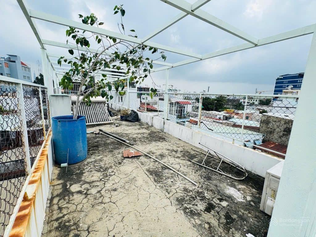 Bán nhà ở vừa có dòng tiền 25tr/th  gần cầu tân thuận  04 tầng 4x19m