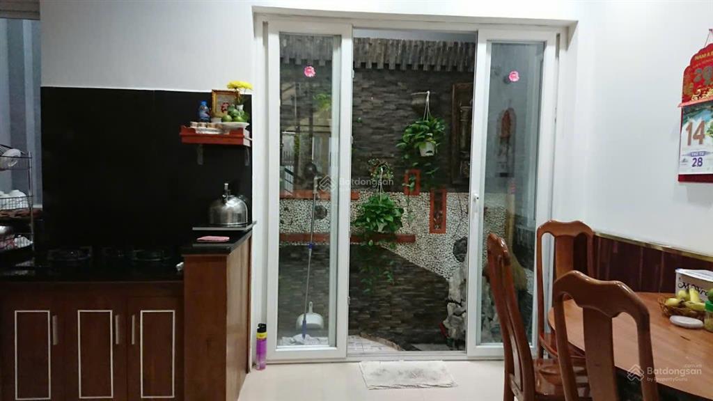 Bán nhà chính chủ gần hoàng quốc việt, hẻm xe hơi 03 tầng 05 pn, nở hậu, dt 5x15m
