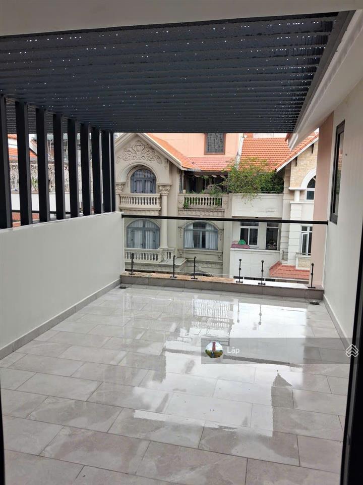 Nhà mới chưa sử dụng tự do bố trí  kdc himlam 04 tầng 10x20m