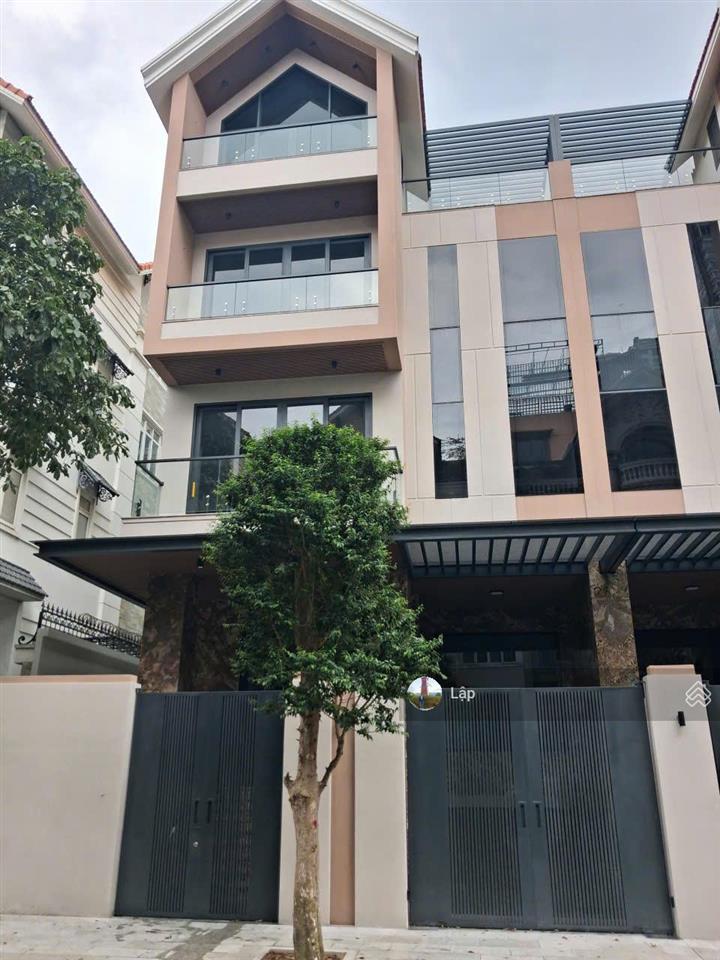 Nhà mới chưa sử dụng tự do bố trí  kdc himlam 04 tầng 10x20m
