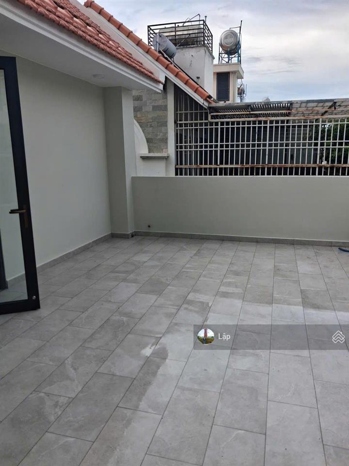 Nhà mới chưa sử dụng tự do bố trí  kdc himlam 04 tầng 10x20m