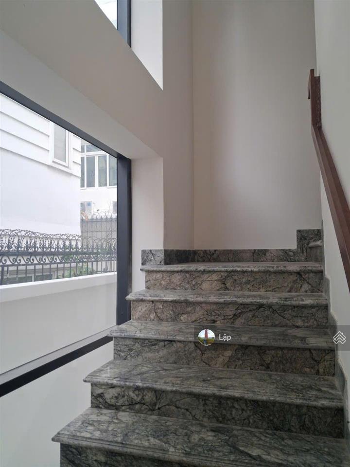 Nhà mới chưa sử dụng tự do bố trí  kdc himlam 04 tầng 10x20m