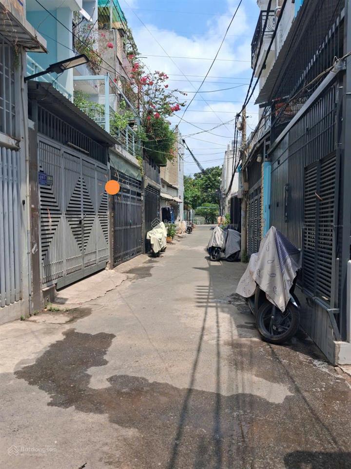 Nhà hẻm xe hơi  kdc hiện hữu  02 tầng 4,5x15m