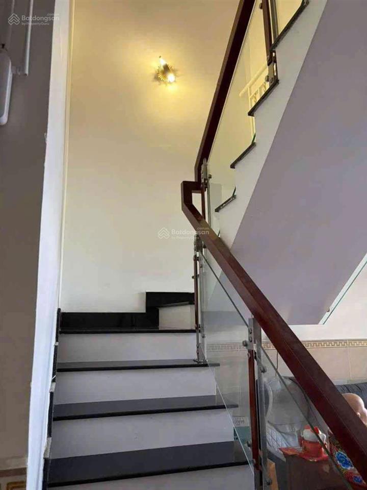 Nhà phố hẻm nhựa xe hơi gần cầu rạch tôm  4x20m