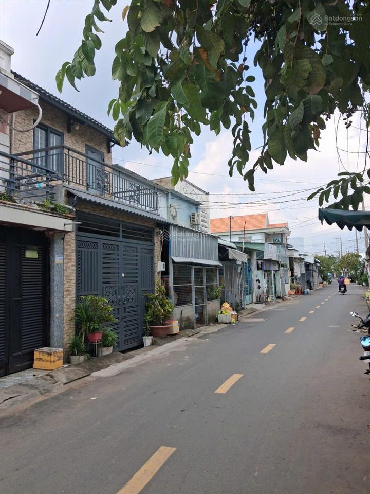Nhà phố hẻm nhựa xe hơi gần cầu rạch tôm  4x20m