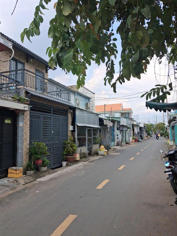 Nhà phố hẻm nhựa xe hơi gần cầu rạch tôm  4x20m