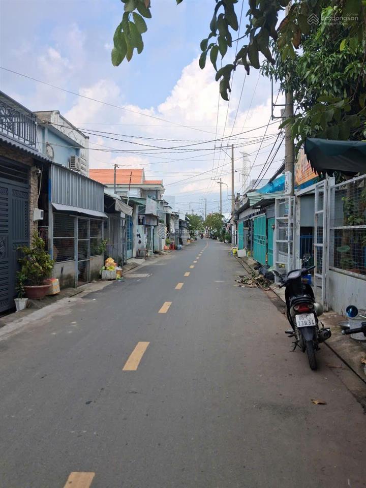 Nhà phố hẻm nhựa xe hơi gần cầu rạch tôm  4x20m