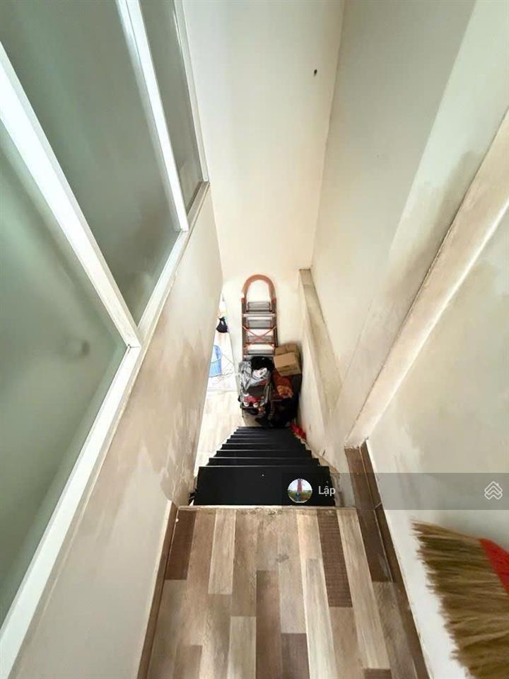 Vị trí cực đắc địa cách xe hơi 7m đường số tân quy  02 tầng 4,2x10m