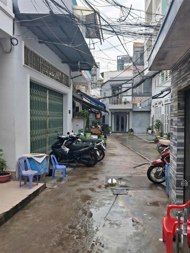 Nhà gần mặt tiền xe hơi trệt, lửng khuôn đất vô cùng đẹp  5x11m