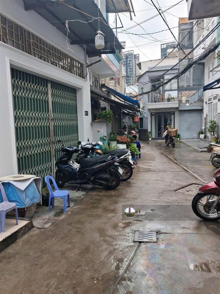 Nhà gần mặt tiền xe hơi trệt, lửng khuôn đất vô cùng đẹp  5x11m