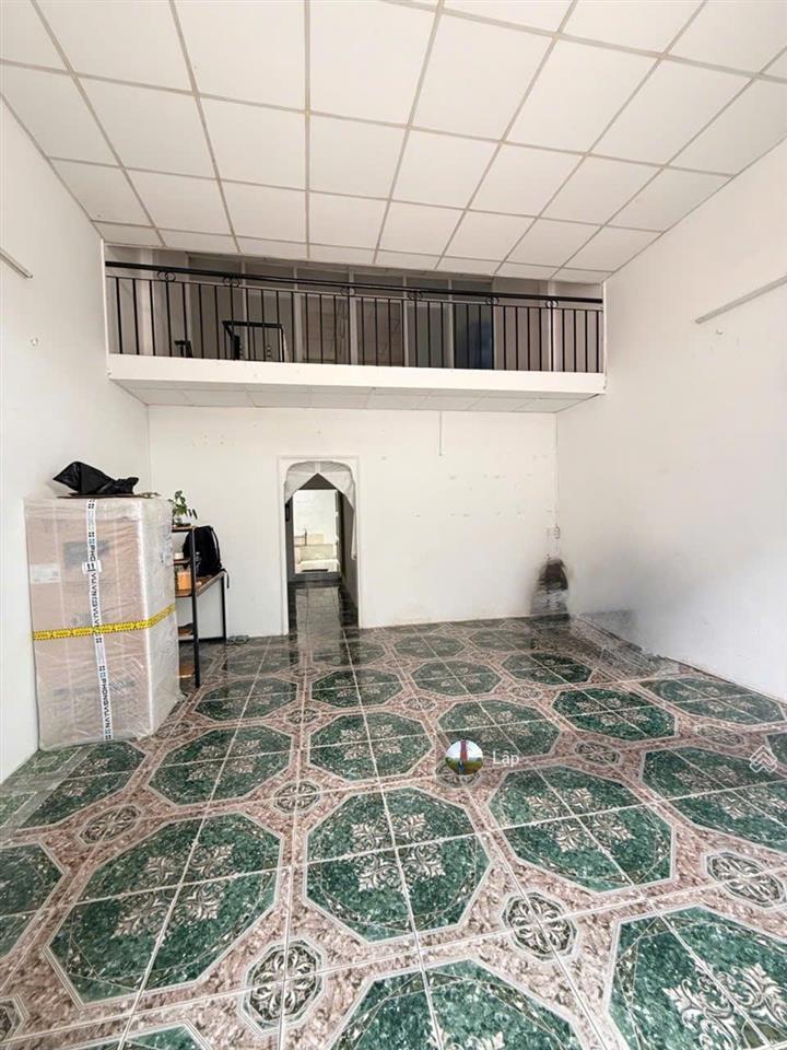 Nhà gần mặt tiền xe hơi trệt, lửng khuôn đất vô cùng đẹp  5x11m