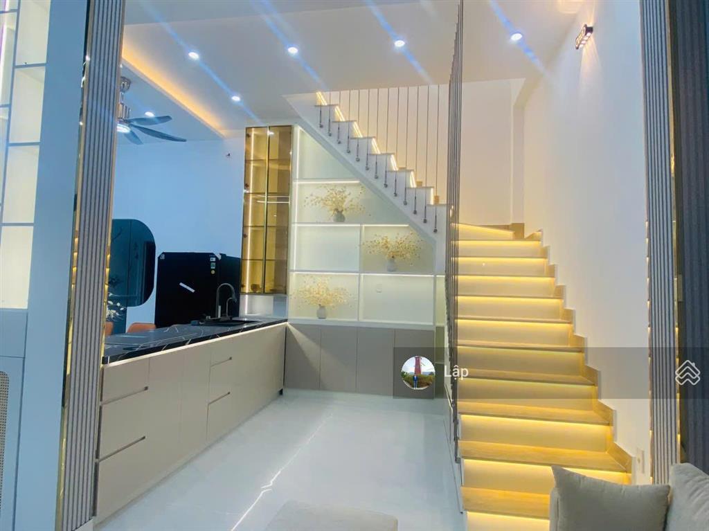 Nhà shr kdc hiện hữu ngay chợ phú xuân  02 tầng 6x10m