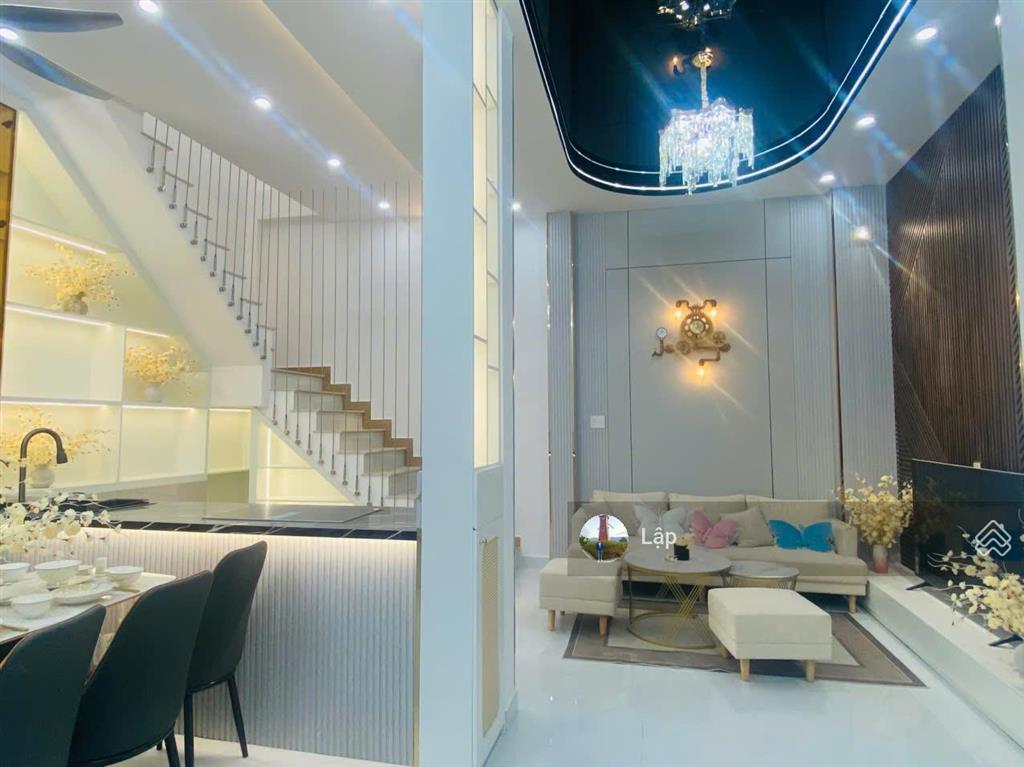 Nhà shr kdc hiện hữu ngay chợ phú xuân  02 tầng 6x10m