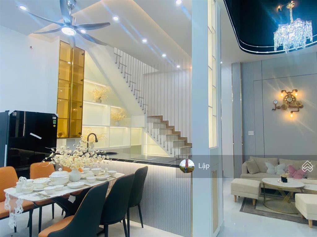 Nhà shr kdc hiện hữu ngay chợ phú xuân  02 tầng 6x10m