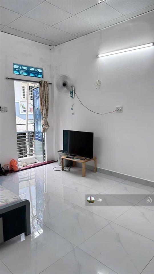 Gần trường thcs nguyễn hữu thọ  kdc hiện hữu 02 tầng 4x11m