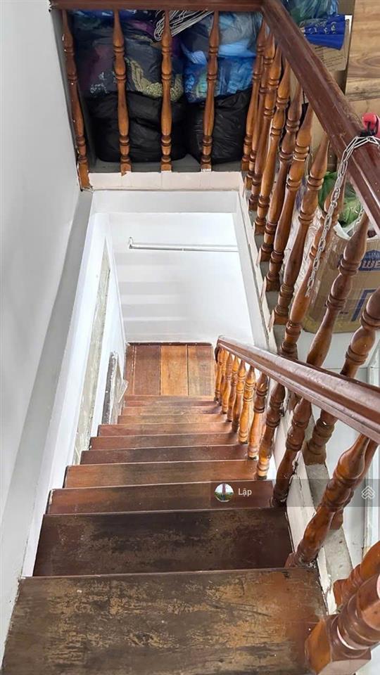 Gần trường thcs nguyễn hữu thọ  kdc hiện hữu 02 tầng 4x11m