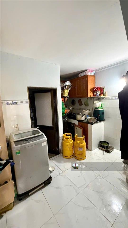 Gần thcs lê thành công cách hẻm xe hơi tránh 20m  02 tầng 3,3x9m