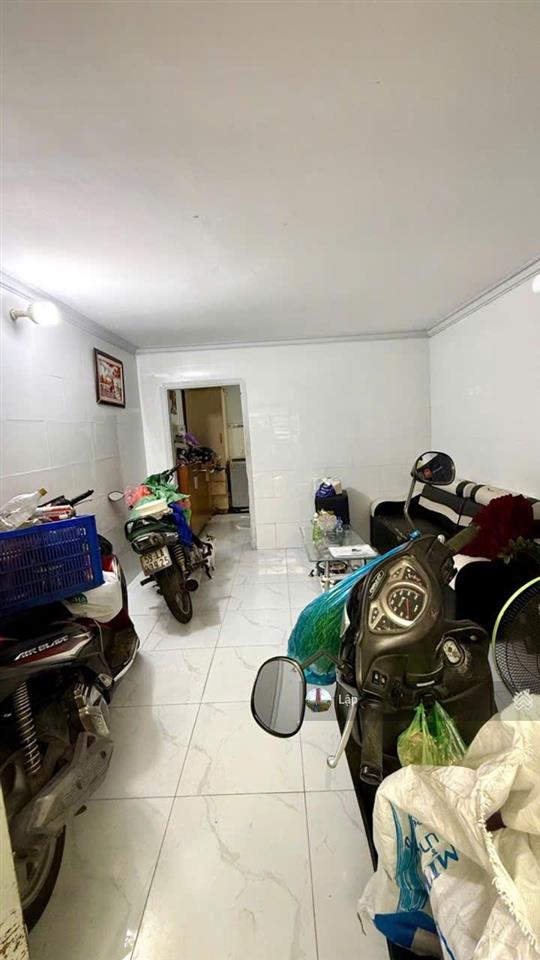 Gần thcs lê thành công cách hẻm xe hơi tránh 20m  02 tầng 3,3x9m