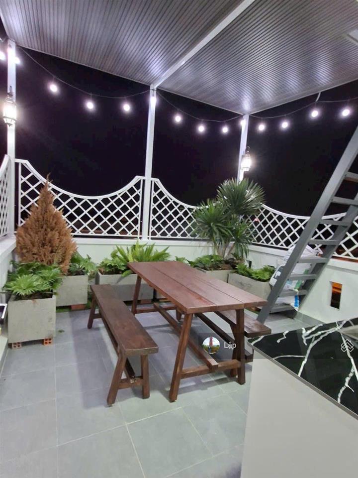 Nhà mới đẹp đáng sống 30m ra mặt tiền lớn  kdc hiện hữu 04 tầng