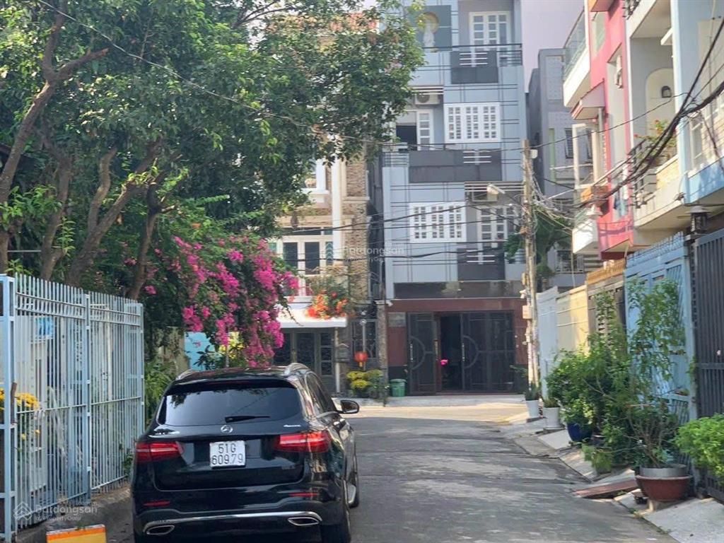 Nhà hxh 8m đường 3/2, q. 11  dt 8mx33m nở hậu đẹp  cn 305m2  ctxd hầm 11 tầng giá 30.5 tỷ