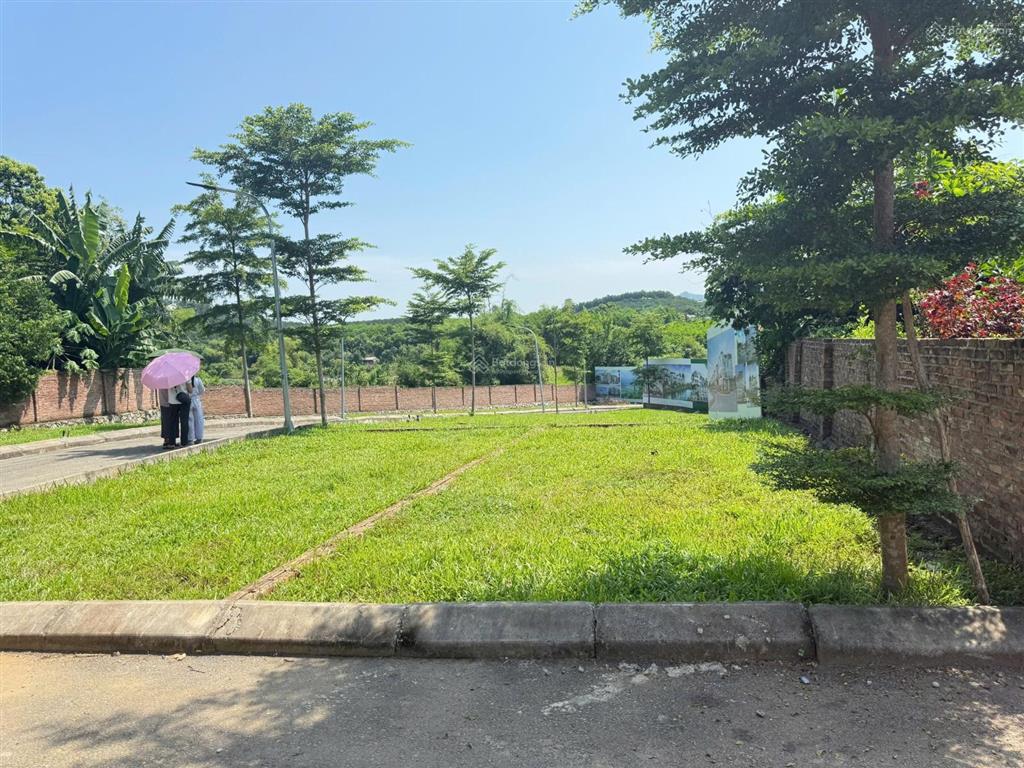 Giá sốc 800 triệu, lô 92m2 trung tâm thị trấn thanh hà, cách ql21 500m