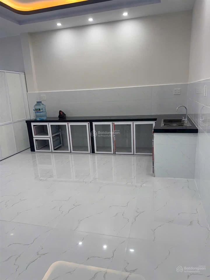 Bán nhà 3 tầng mặt tiền ngay đường 10 kdc bình hưng . bình chánh .   0906 398 *** phú hào