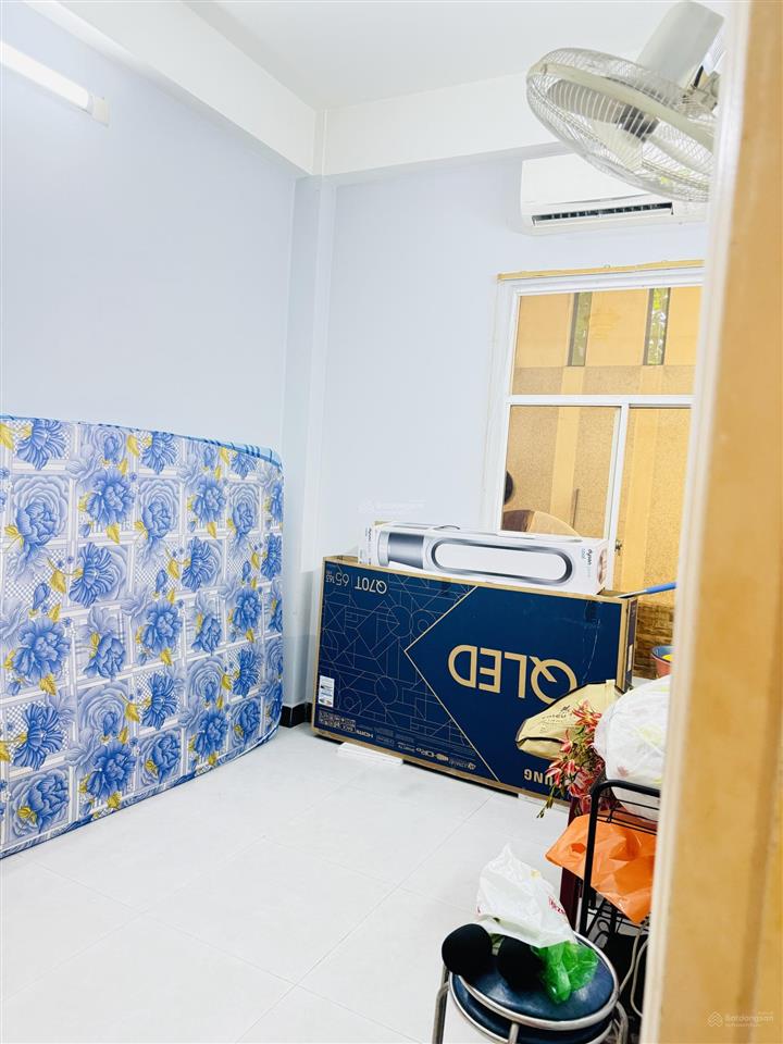 Bán nhà mặt tiên ngay đương 10 . kdc bình hưng . bình chánh .   0906 398 *** phú hào