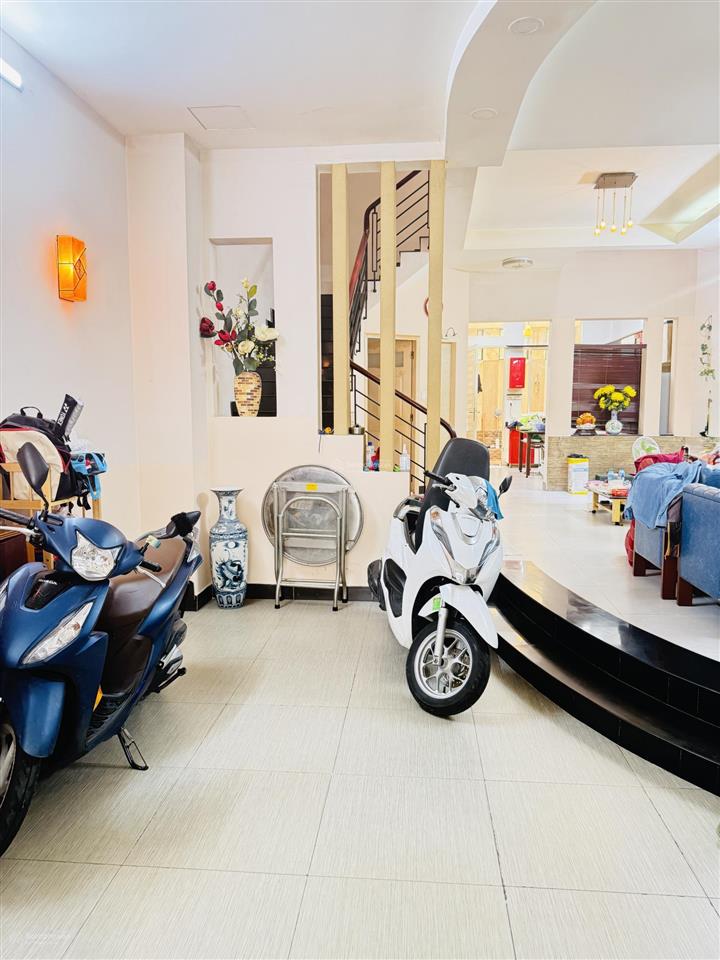 Bán nhà mặt tiên ngay đương 10 . kdc bình hưng . bình chánh .   0906 398 *** phú hào