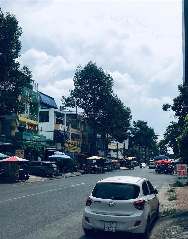 Cho thuê nhà đẹp 4 tầng đường 40m kdc bình hưng.  0906 398 *** phú