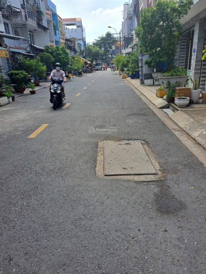 Cho thuê nhà đẹp 4 tầng đường 40m kdc bình hưng.  0906 398 *** phú
