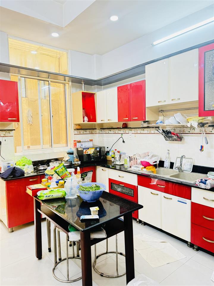 Bán nhà mặt tiền chợ đường 10 kdc bình hưng . tphcm