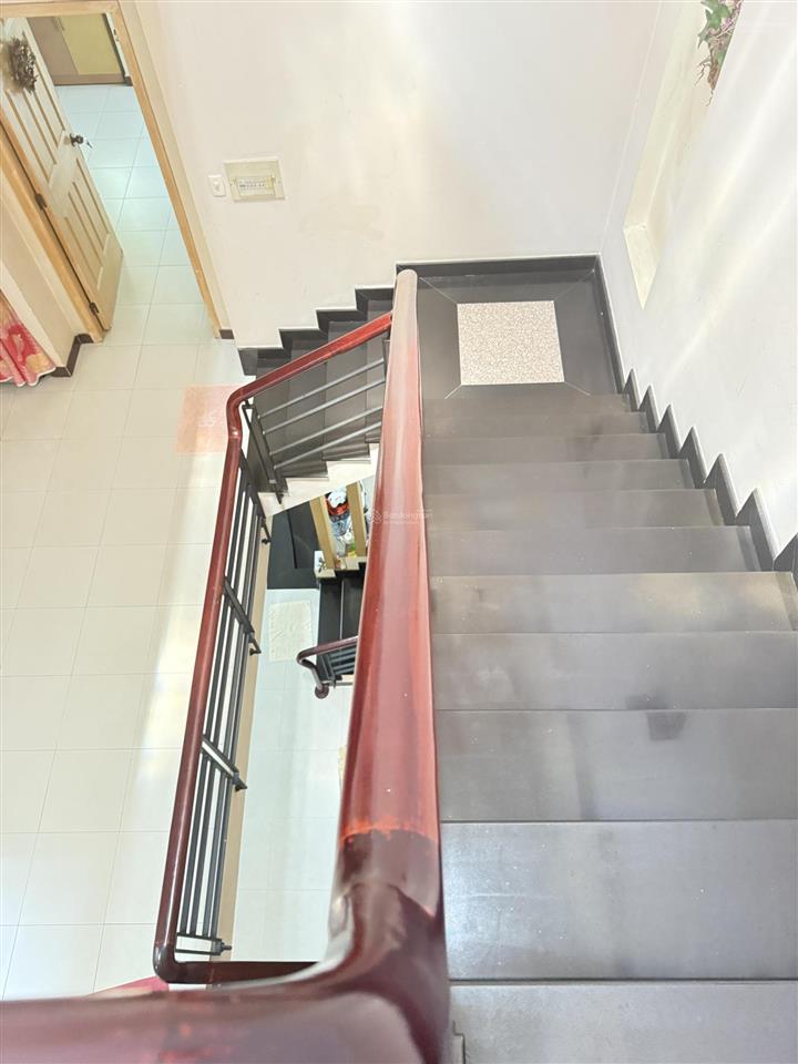 Bán nhà mặt tiền chợ đường 10 kdc bình hưng . tphcm