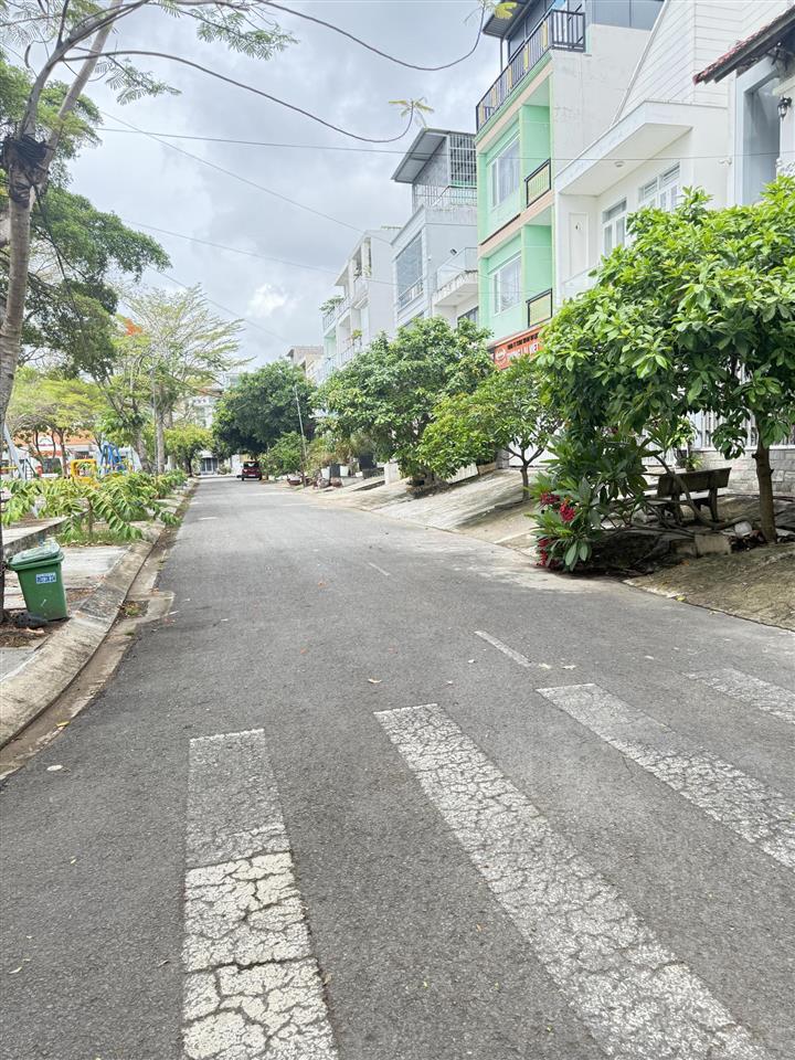 Bán nhà 100m2. 3 tầng kdc bình hưng mới tphcm.  0906 398 *** phú
