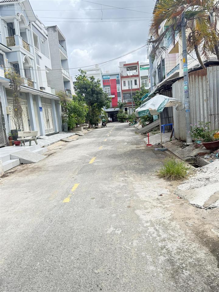 Bán nhà 100m2. 3 tầng kdc bình hưng mới tphcm.  0906 398 *** phú