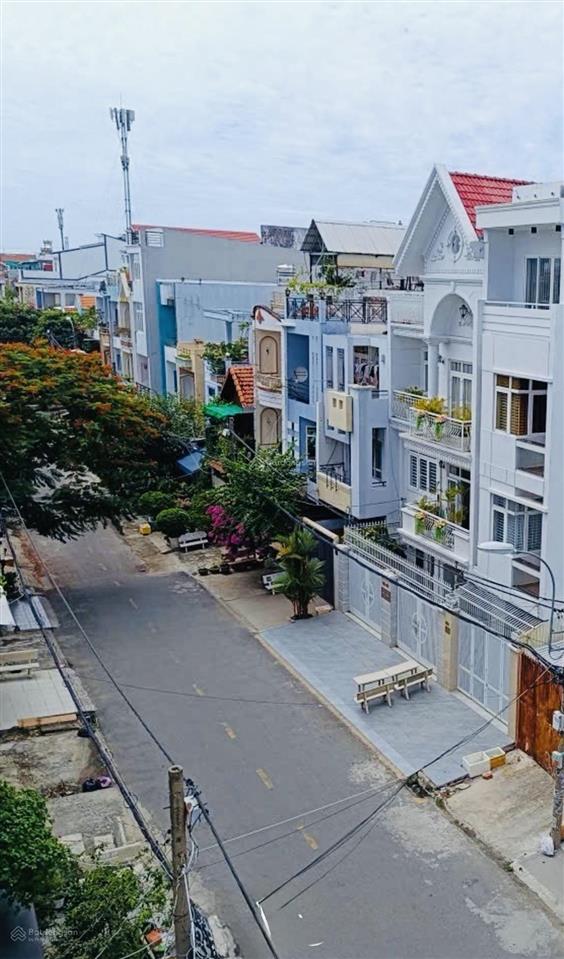 Bán nhà mặt tiền ngay đường 10 kdc bình hưng. tphcm