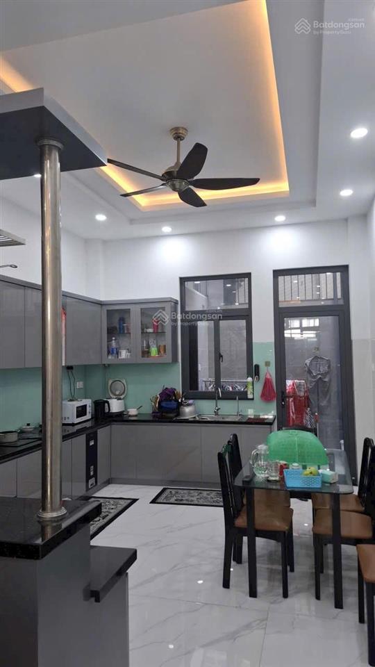 Bán nhà mặt tiền gần đường 10 kdc bình hưng, tphcm