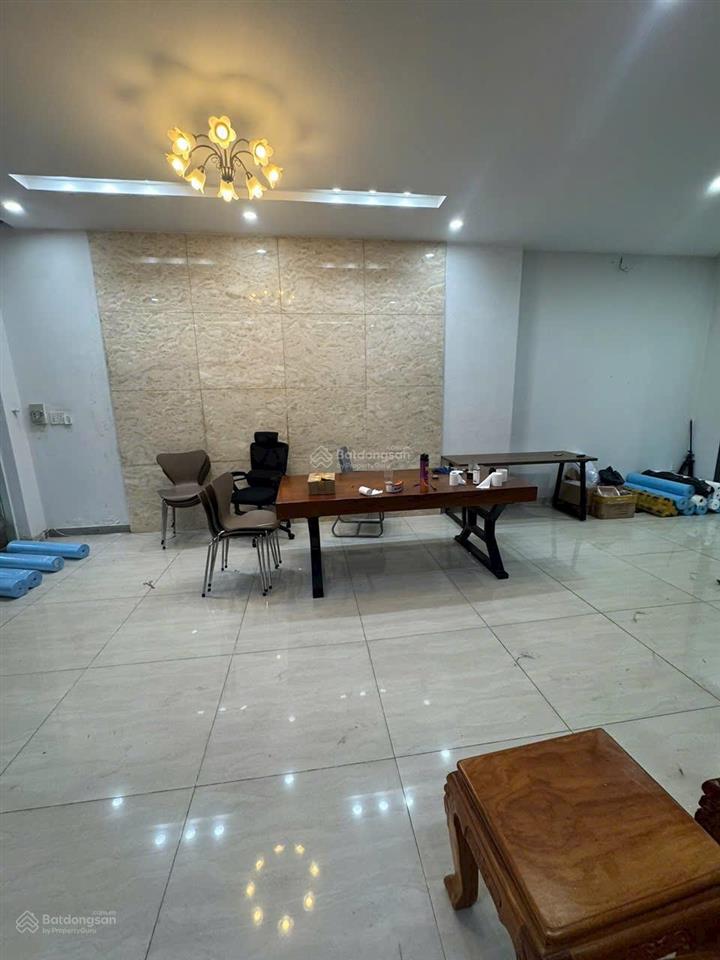 Bán nhà 4 tầng góc 2 mặt tiền gần đường số 10 kdc bình hưng . tphcm
