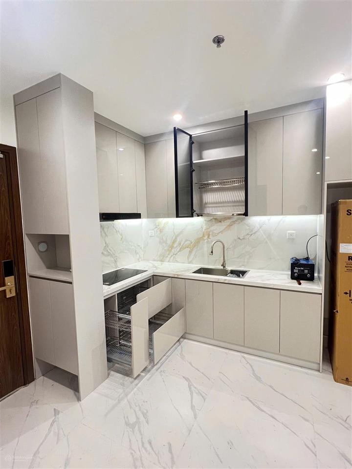 Chính chủ cần bán gấp căn hộ phạm văn đồng, chỉ 3,3 tỷ sẵn sổ, giá tốt nhất thời điểm hiện tại