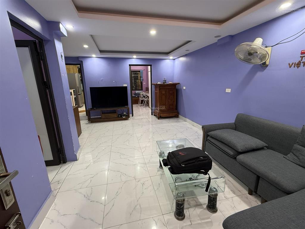 Cho thuê căn hộ tập thể 70m2 phố tạ quang bửu, hà nội
