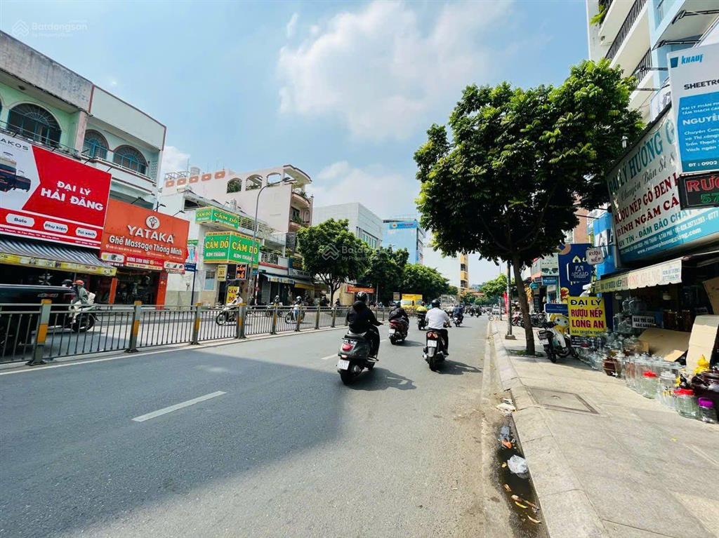 Hxh ngay cách mạng tháng 8  gần khu bắc hải, lý thường kiệt. ngang 4.9 dài 12 xây 5 tầng, nhỉnh 10