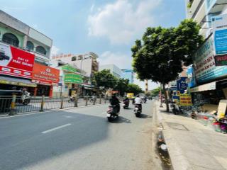 Hxh ngay cách mạng tháng 8  gần khu bắc hải, lý thường kiệt. ngang 4.9 dài 12 xây 5 tầng, nhỉnh 10