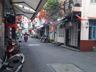 Hxh ngay cách mạng tháng 8  khu bắc hải. ngang 4.5 dài 19 xây 3 tầng, chỉ 8.8 tỷ