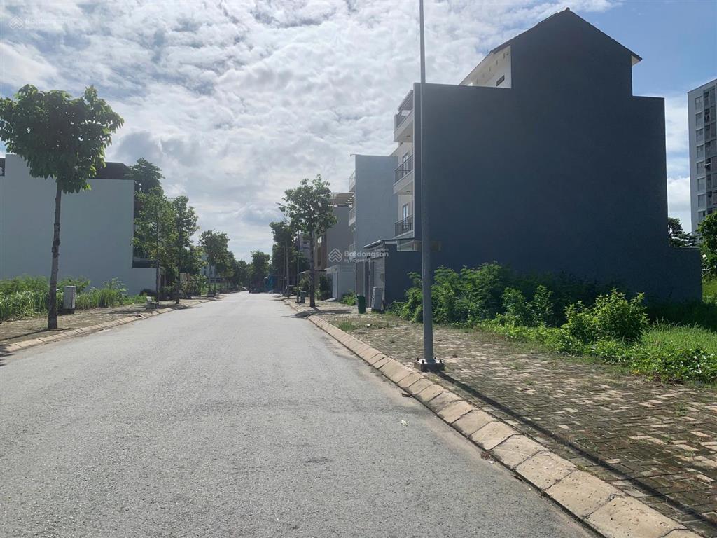 Chủ gửi lô biệt thự song lập kdc nam phan kikyo giá siêu tốt.  0919 389 *** mr tân