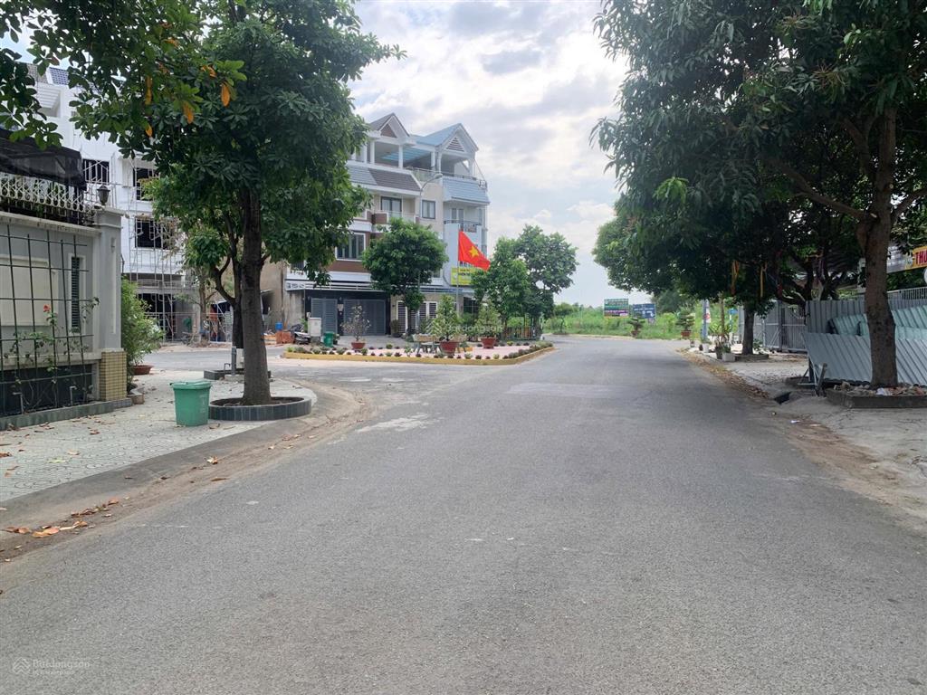 Chủ gửi lô biệt thự song lập kdc nam phan kikyo giá siêu tốt.  0919 389 *** mr tân